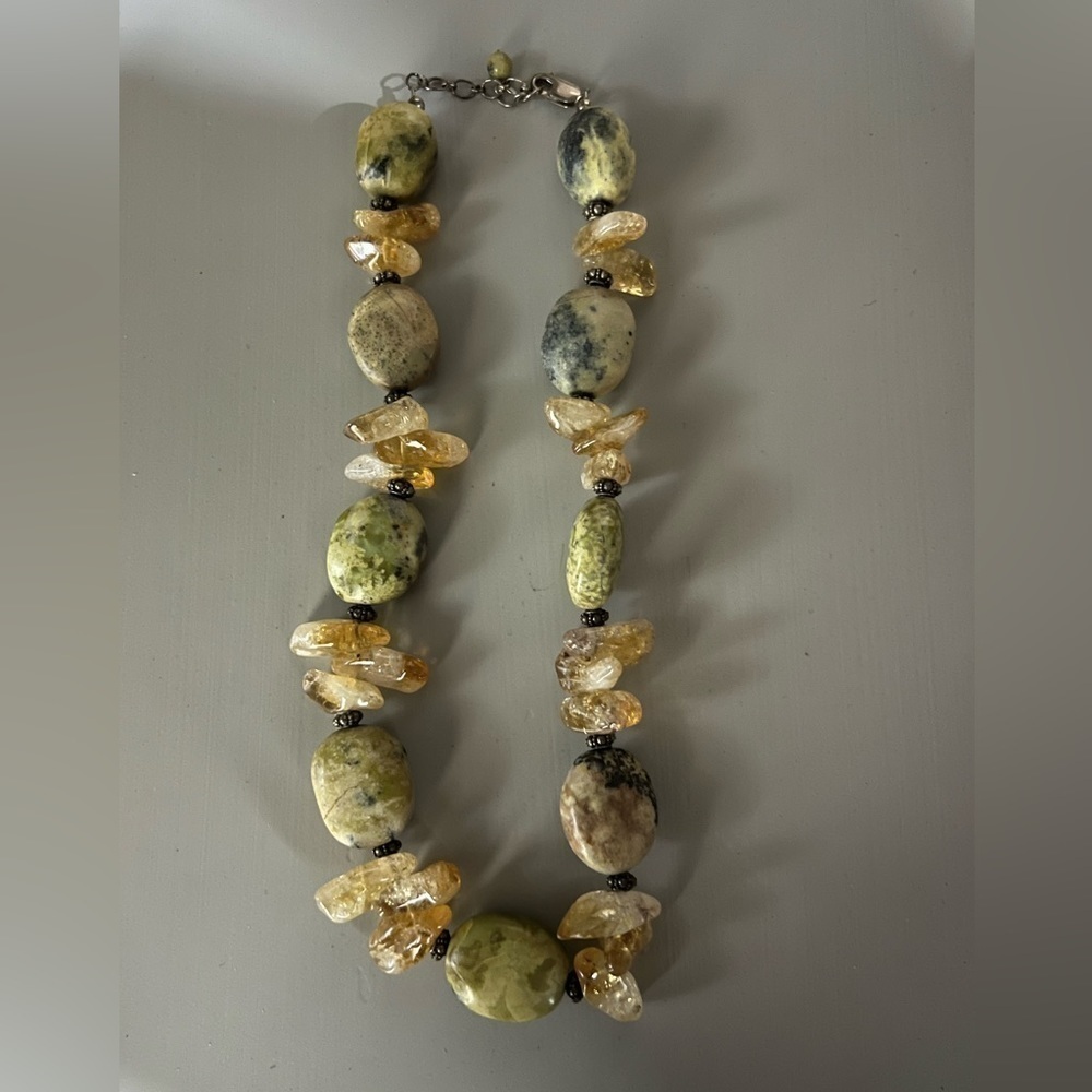 Like New Stone Necklace